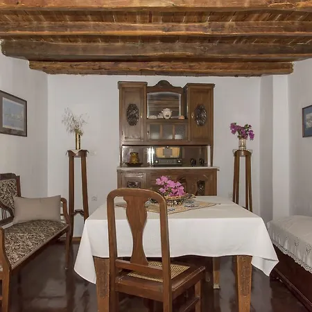 Maria Traditional Adamantas (Milos)