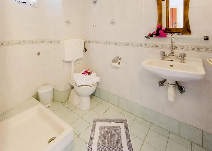 Maria Traditional 3*