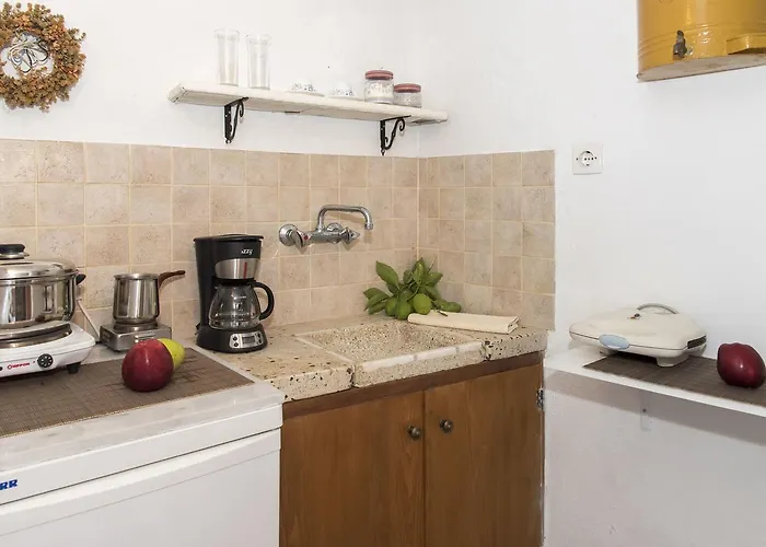 Maria Traditional 3* Adamantas