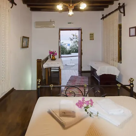 Maria Traditional Гостевой дом Адамас